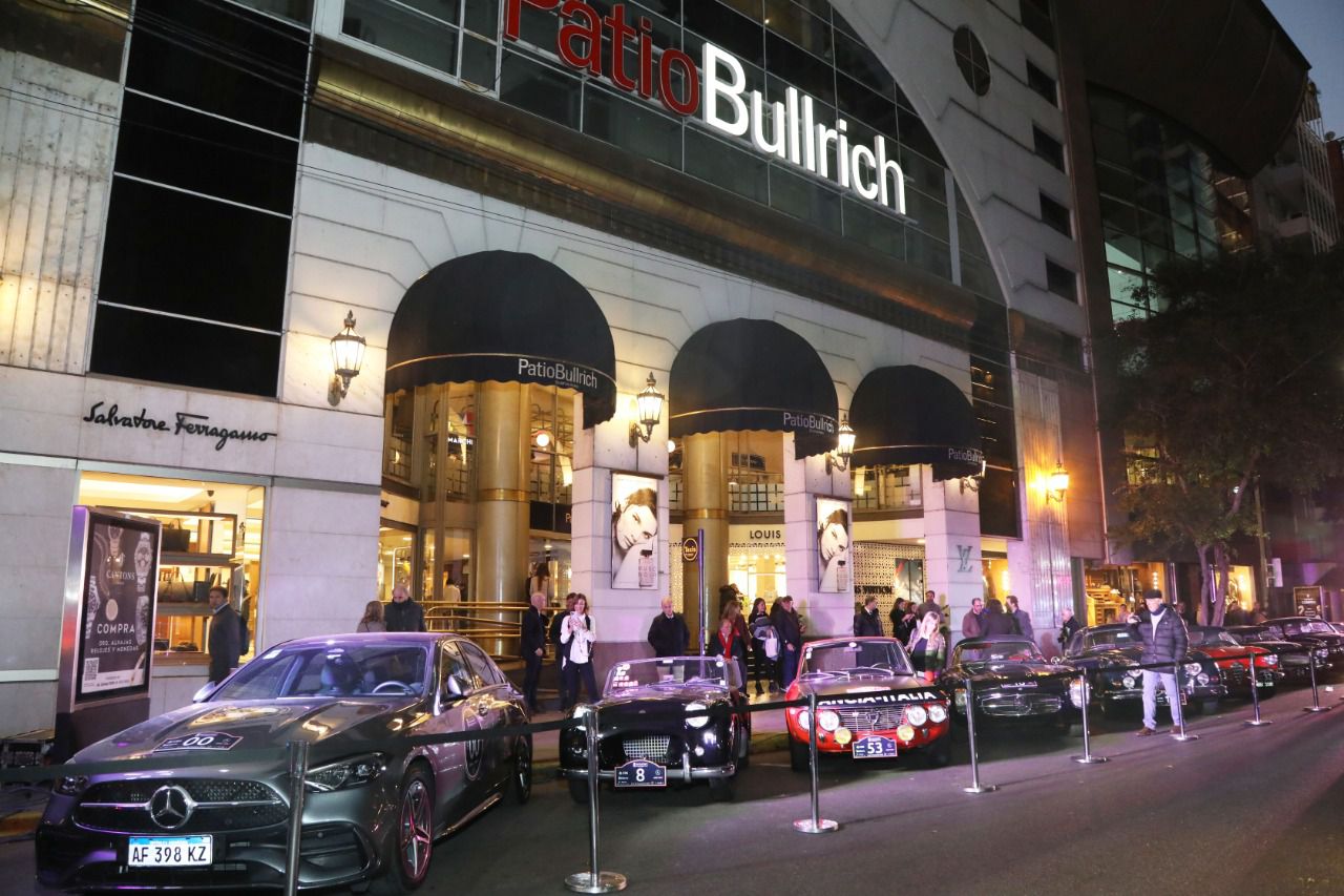 Patio Bullrich presenta la colección privada de autos clásicos más importante de la Argentina