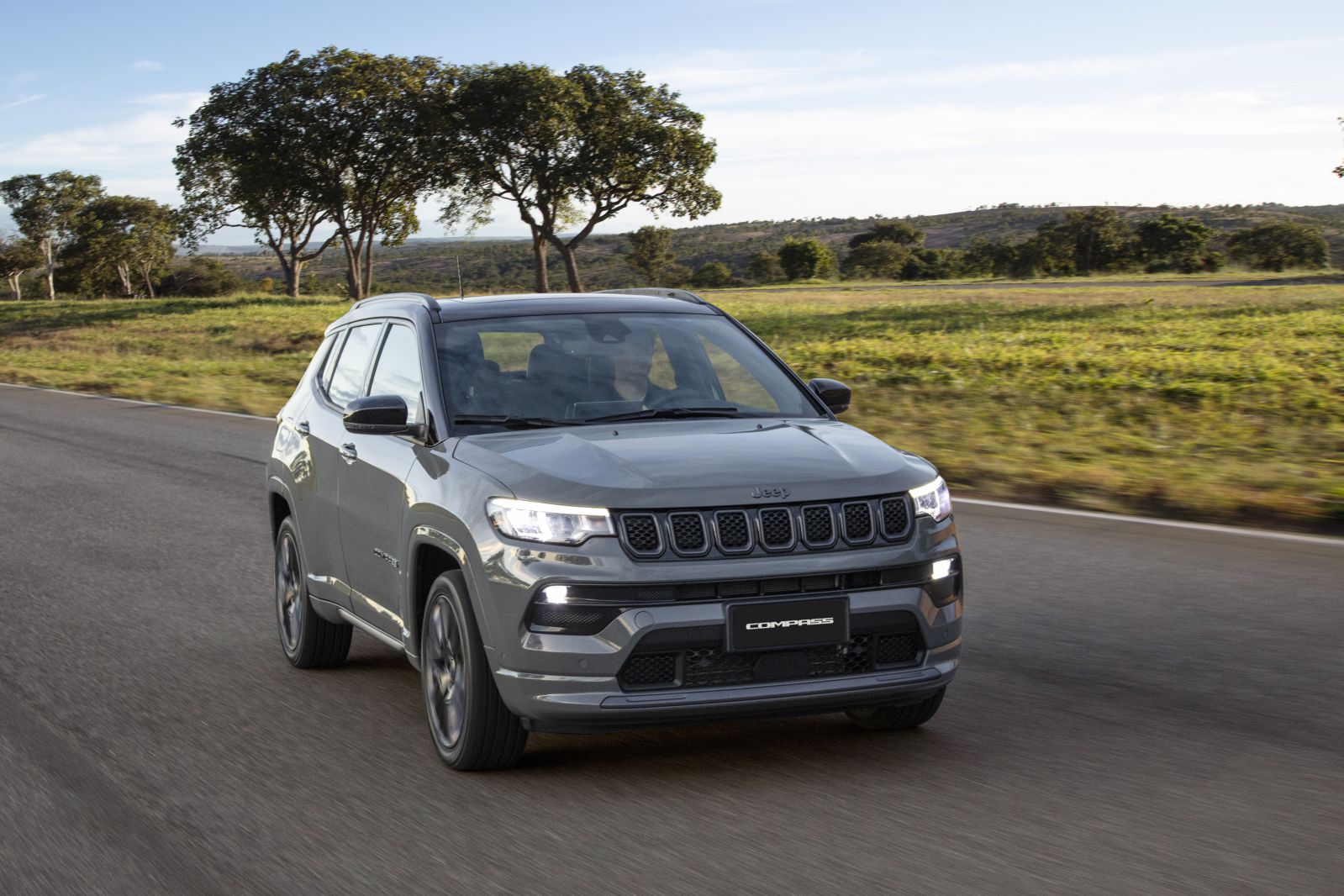 La marca Jeep® presenta la “Serie-S” para sus modelos Compass y Renegade