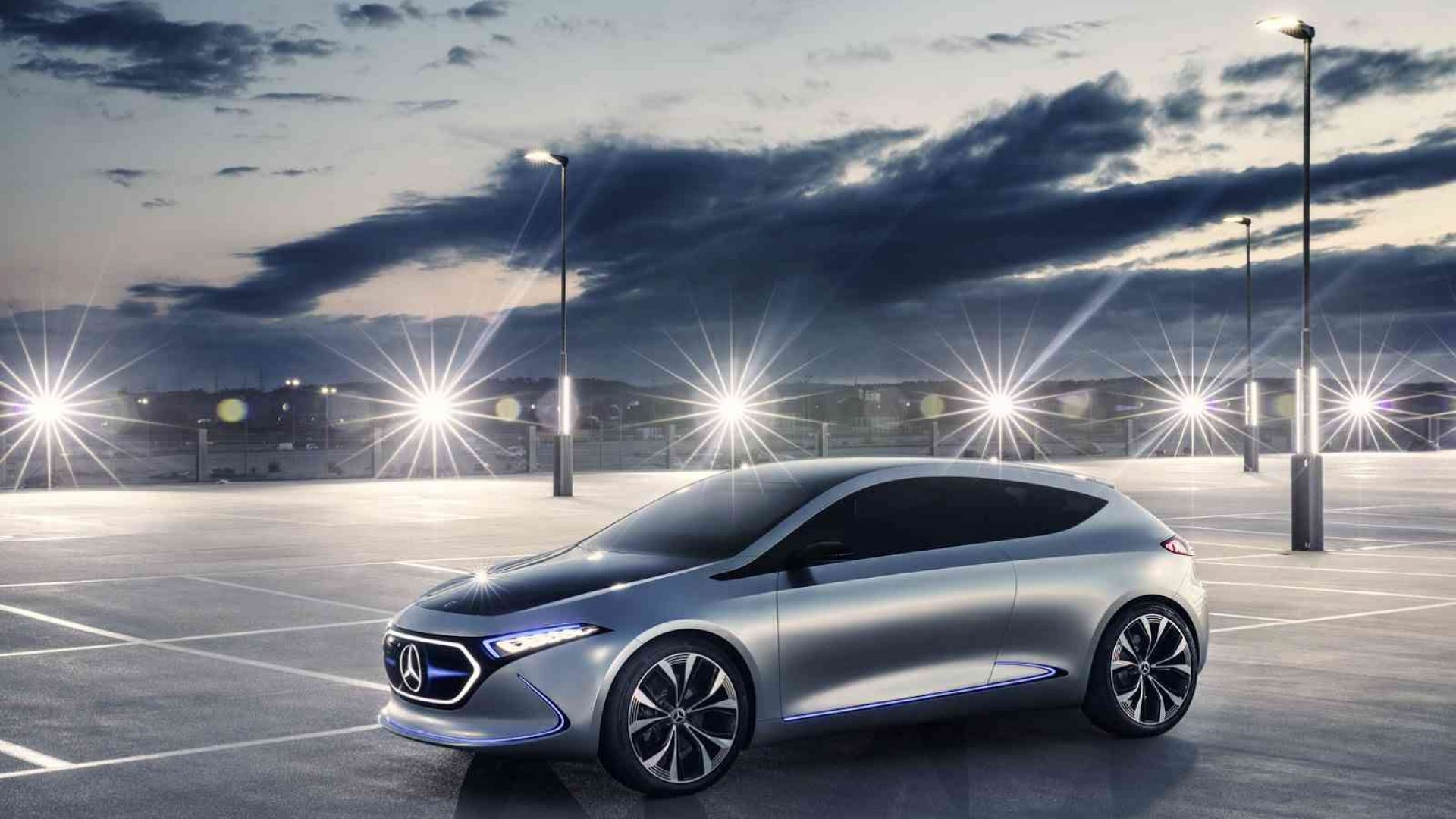 2017-Mercedes-Benz-EQA-Concept-10