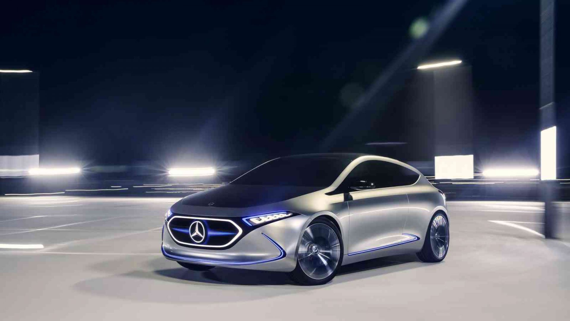 2017-Mercedes-Benz-EQA-Concept-13